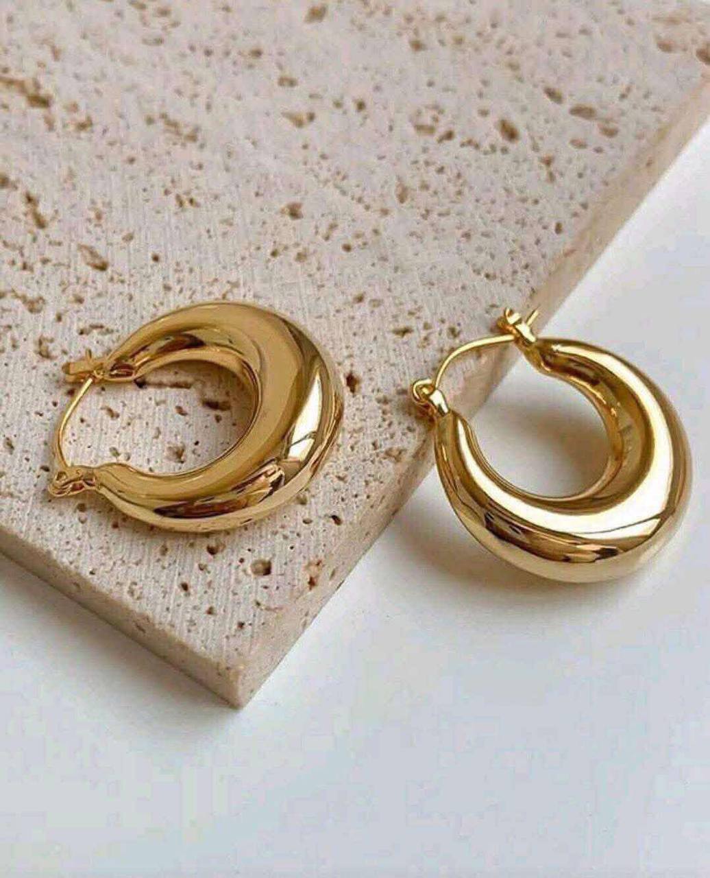 Classic Gold Hoop Earrings | 18K Gold Plated | RYA Jewelry