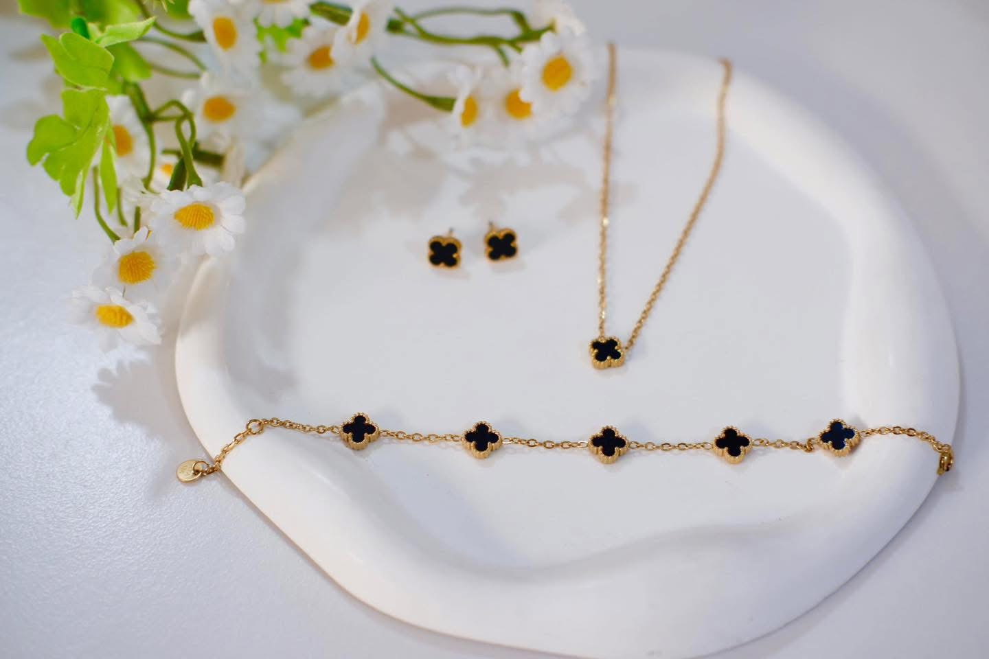 Clover Collection Set